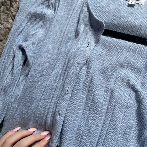 Garage button up - Picture 2 of 4